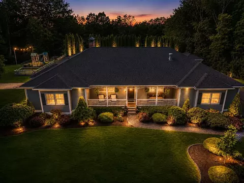 93 Wells Village Rd, Chester, NH 03036