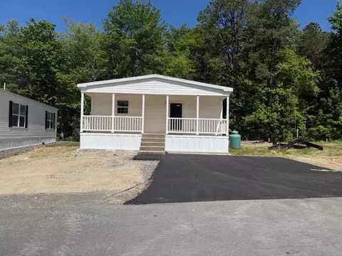70 Norwich Pl, Londonderry, NH 03053