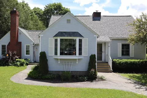 81 Onward St, Barre, VT 05641