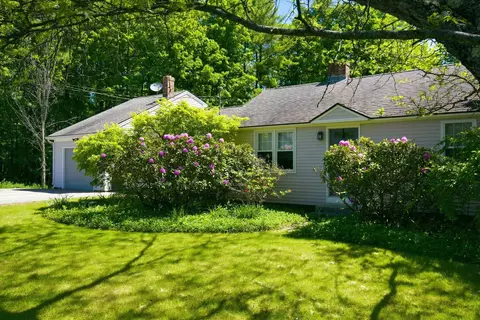 221 School St, Tilton, NH 03276