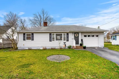 21 Hayden St, Nashua, NH 03060