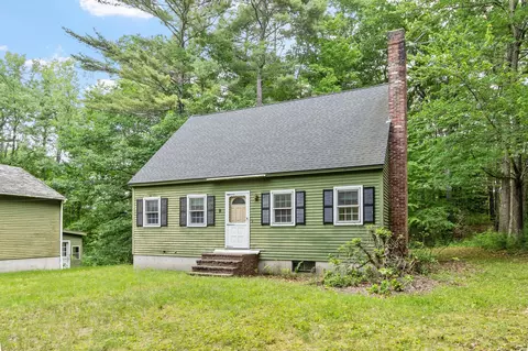 8 Naticook Rd, Merrimack, NH 03054