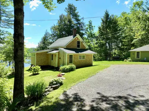 1269 Halls Lake Rd, Newbury, VT 05051