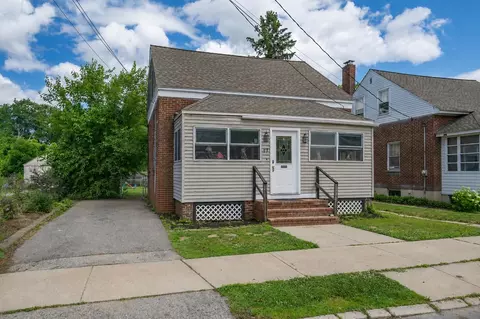 17 Grand Ave, Nashua, NH 03060