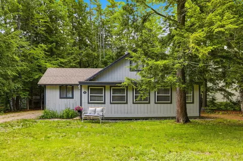 200 Paradise Dr, Moultonborough, NH 03254