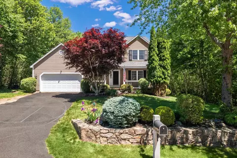 3 Meadowlark Dr, York, ME 03909
