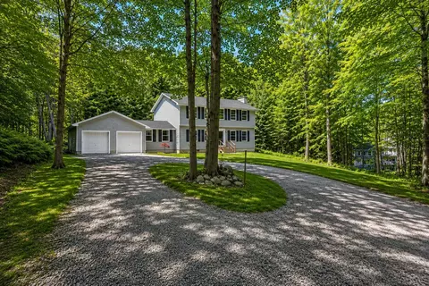 392 Powderhorn Rd, Manchester, VT 05255
