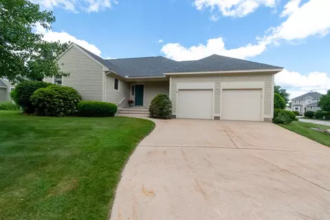 7 St Andrews Dr, Bedford, NH 03110