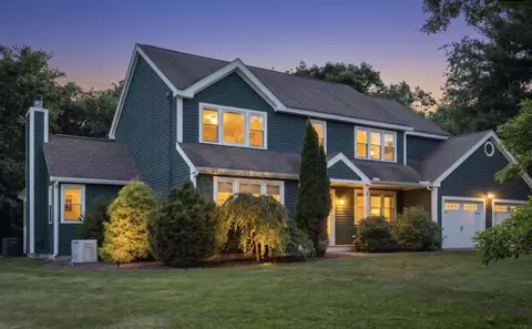 7 Jenny Hill Ln, Nashua, NH 03062