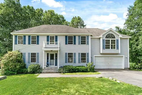 105 Wyndridge Cir, Pelham, NH 03076