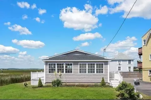 527 Ocean Blvd, Hampton, NH 03842