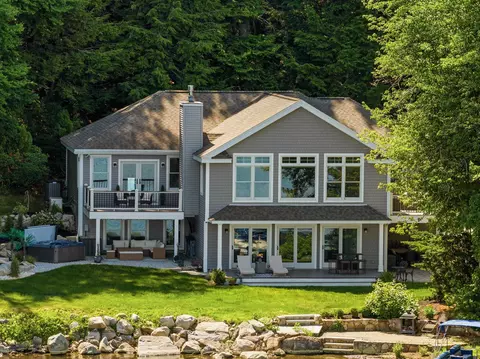 97 W Shore Rd, Windham, NH 03087