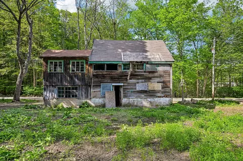 194 Currier Rd, Candia, NH 03034