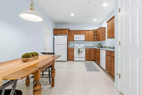 Kitchen - 34 Mammoth Rd #25, Hooksett, NH 03106 photo 1 of 3