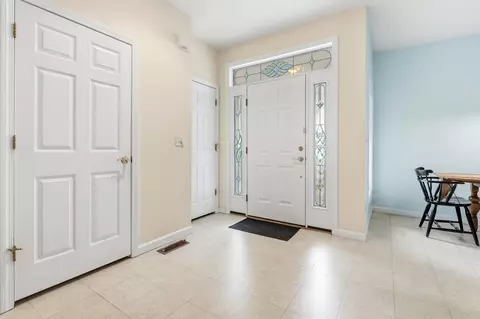 Entry Way - 34 Mammoth Rd #25, Hooksett, NH 03106 photo 1 of 5