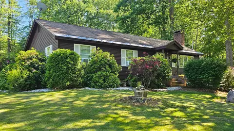 45 Ledgewood Rd, Claremont, NH 03743