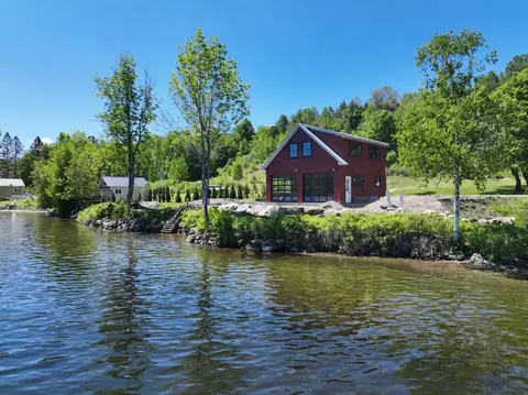 Exterior - 1027 S Barton Rd, Barton, VT 05822 photo 1 of 5