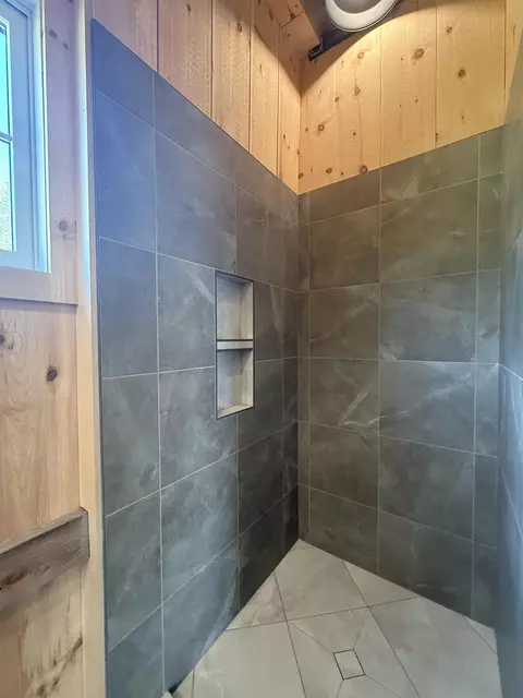 Bath - 1027 S Barton Rd, Barton, VT 05822 photo 2 of 2