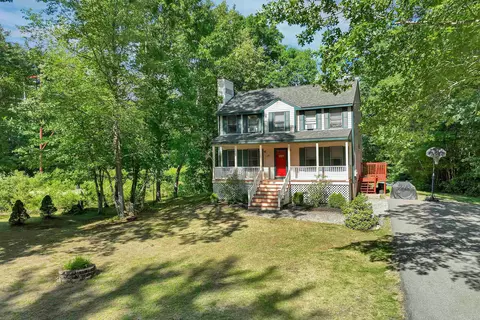 30 Brickyard Dr, Litchfield, NH 03052
