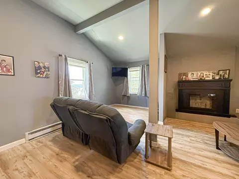 Living - 3 Harris Ave, Hampton, NH 03842 photo 1 of 2