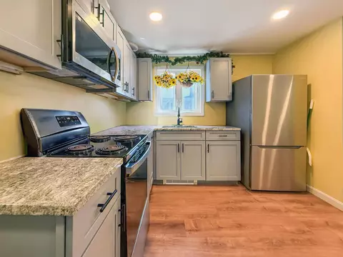 Kitchen - 3 Harris Ave, Hampton, NH 03842 photo 4 of 5