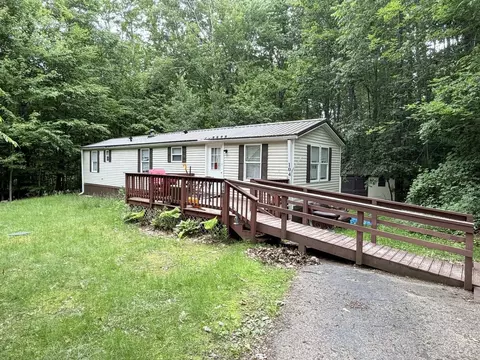 104 Lexington Rd, Colchester, VT 05446