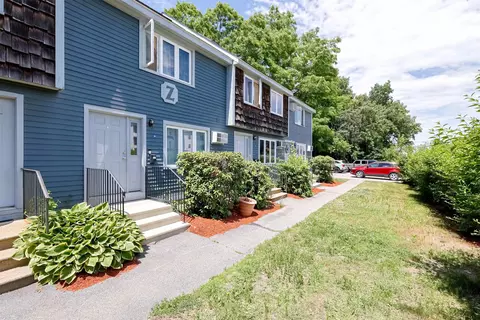 16 Auclair Ave, Manchester, NH 03102