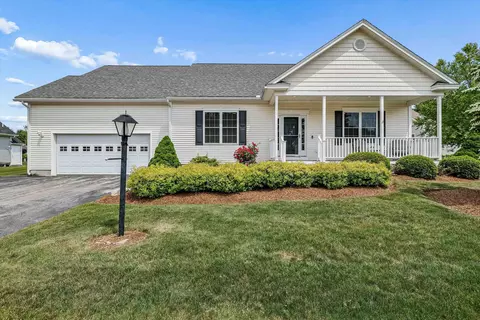 5 Davenport Dr, Londonderry, NH 03053
