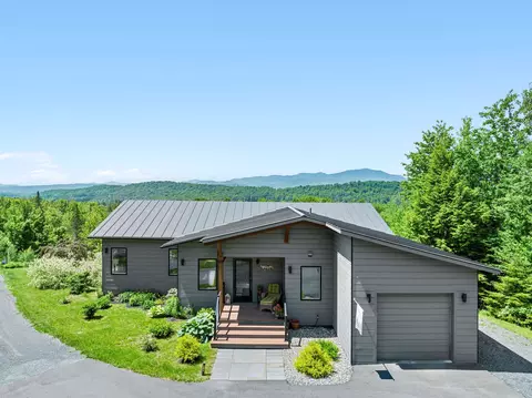 532 Mountain Estates Dr, Hyde Park, VT 05655