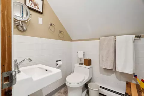 Bath - 1834 Tyson Rd, Reading, VT 05062 photo 3 of 3
