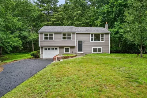 6 Horseshoe Ln, Londonderry, NH 03053