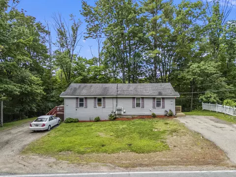 584 Chestnut Hill Rd, Farmington, NH 03835