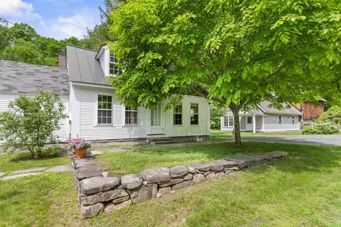 323 Turnpike Rd, Norwich, VT 05055