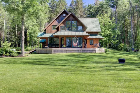 422 W Shore Rd, South Hero, VT 05486