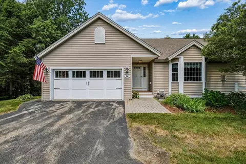 14 Aspen Dr, Hampstead, NH 03826