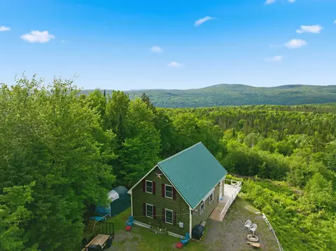 134 Lakeview Estates Rd, Pittsburg, NH 03592