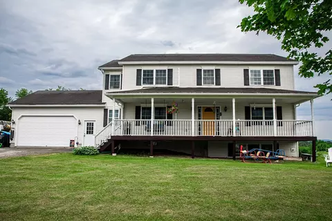 42 Old Academy St, Fairfax, VT 05454