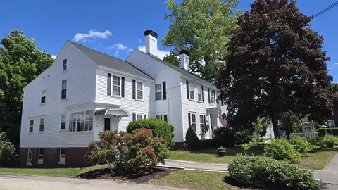102 N State St, Concord, NH 03301