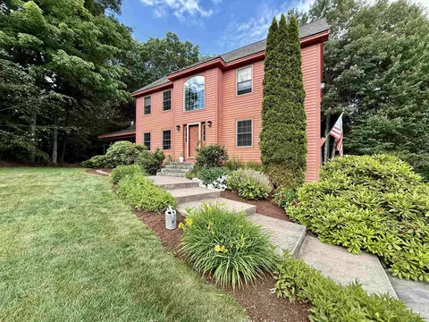 40 Lakewood Dr, Alton, NH 03810