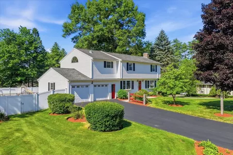 1 Valleyview Dr, Merrimack, NH 03054