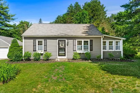 129 Bedford Center Rd, Bedford, NH 03110
