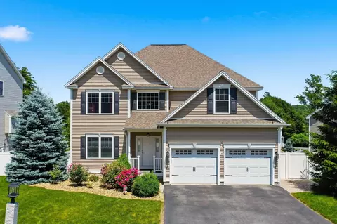 6 School House Rd, Londonderry, NH 03053