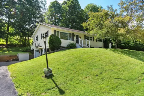 21 Woodland Dr, Barre, VT 05641