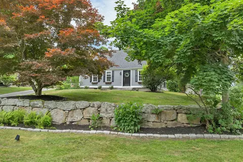 64 N Amherst Rd, Bedford, NH 03110