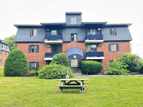 34 Dunbarton Rd #2D, Manchester, NH 03102