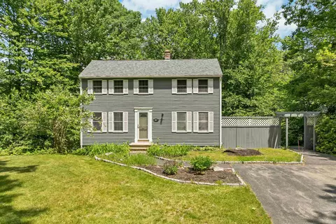 527 N Main St, Wolfeboro, NH 03894