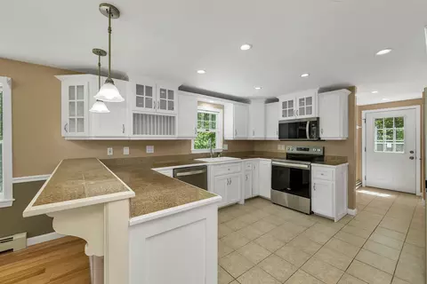 Kitchen - 527 N Main St, Wolfeboro, NH 03894 photo 1 of 4