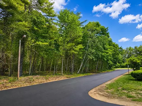 60 Fairway Dr #14, Ashland, NH 03217