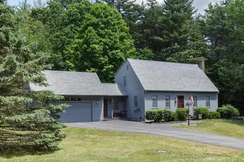 8 Freedom Acres Dr, Concord, NH 03301