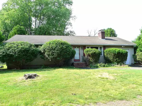 16 Grandview Ter, North Hampton, NH 03862